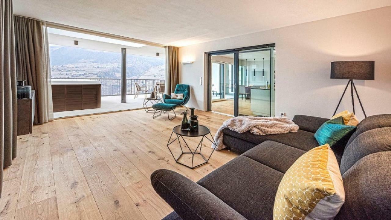 Penthouse Skygarden Apartamento Schenna Exterior foto